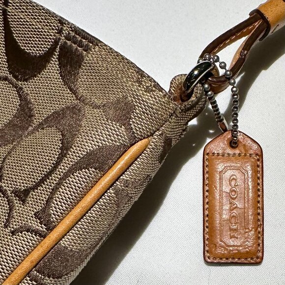 SOLD - Coach Vintage Hamptons Signature Clip Hobo Khaki Jacquard Leather 6091 - Picture 6 of 15